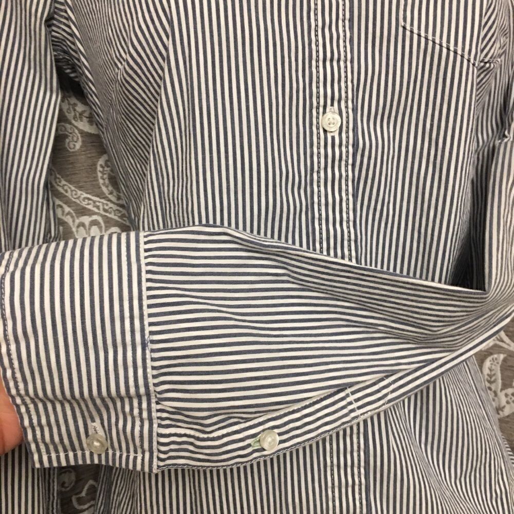 𝅺hollister White and Blue Striped Stretch Cotton Button Down Shirt Size Medium - Picture 4 of 9